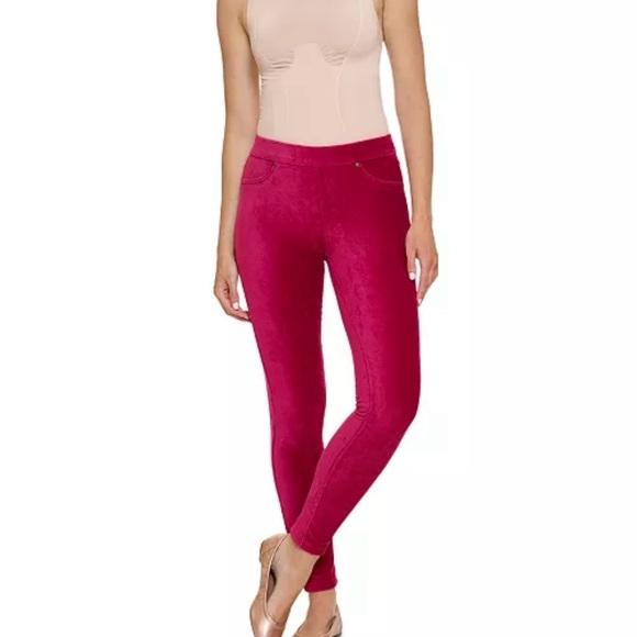 NWT Hue
Women's Straight Up Cool Classic Corduroy Leggings Medium - Picture 1 of 4